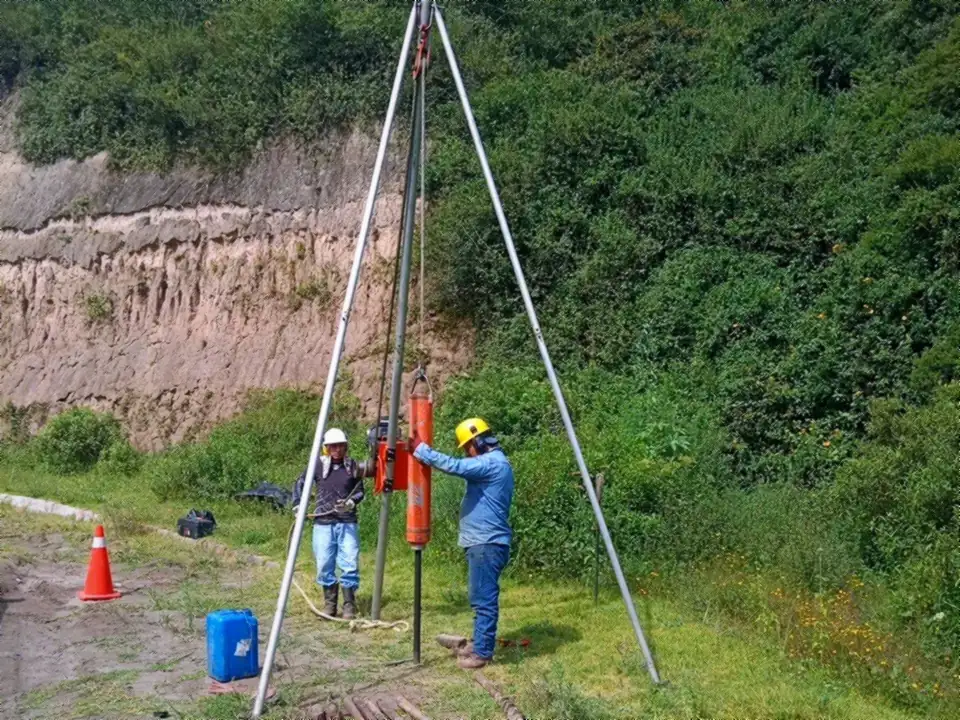 Ensayo de penetración estándar con trípode en La Merced, Quito